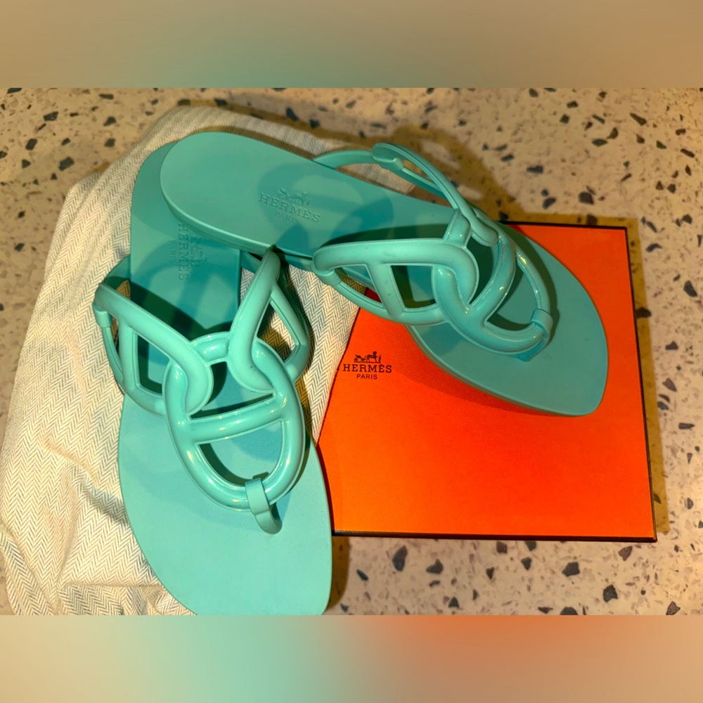 Hermes Egerie Women's Ruber
Sandal - like new